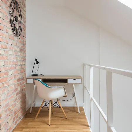 Rondo Wiatraczna Loft Апартаменты