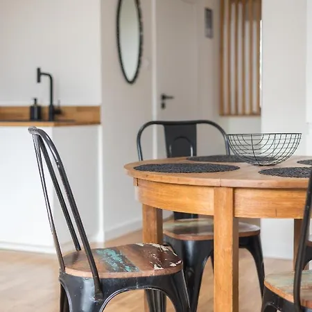 Rondo Wiatraczna Loft Апартаменты *